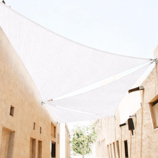 Żagiel przeciwsłoneczny - cień tarasowy, trójkątny 5x5x7 m W kolorze białym - HDPE