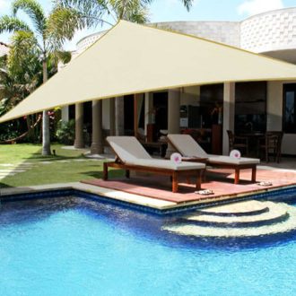   Żagiel przeciwsłoneczny - cień tarasowy, trójkątny 5x5x5 m W kolorze jasnego beżu - HDPE