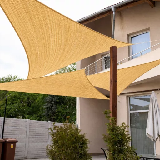 Żagiel przeciwsłoneczny - cień tarasowy, trójkątny 5x5x7 m W kolorze beżowym - materiał Premium HDPE
